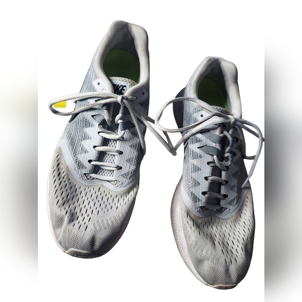 11.5 Nike Zoom gray sneakers